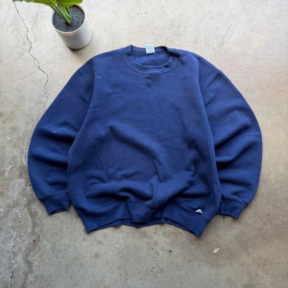 Vintage 90s Russell Athletic Navy Blue Crewneck Sweatshirt made‎ in USA